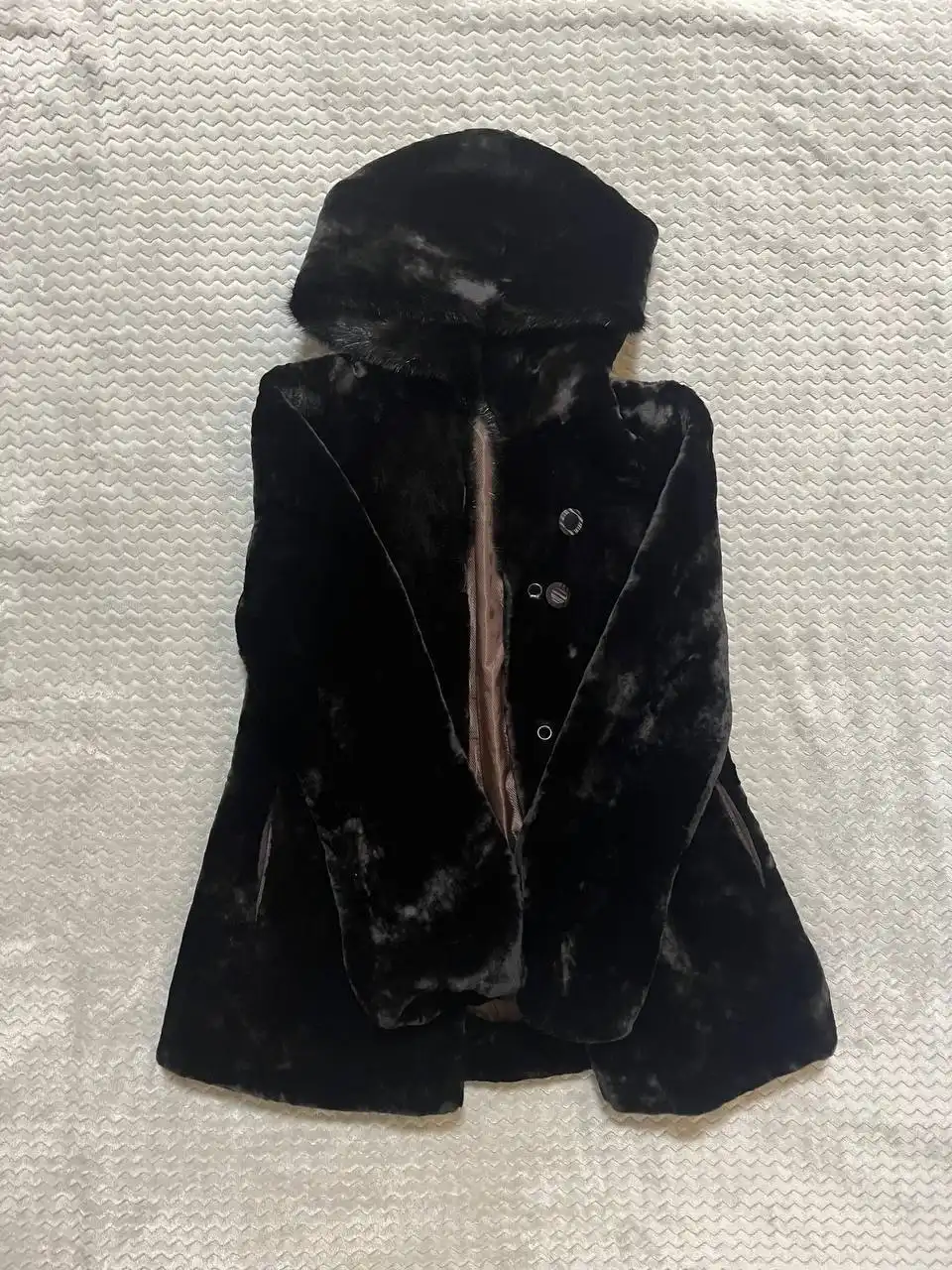 Шуба из натурального меха овчины (мутон) с капюшоном из норки - Верхняя одежда (Одежда) в Химки