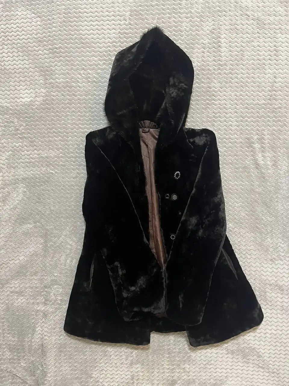 Шуба из натурального меха овчины (мутон) с капюшоном из норки - Верхняя одежда (Одежда) в Химки