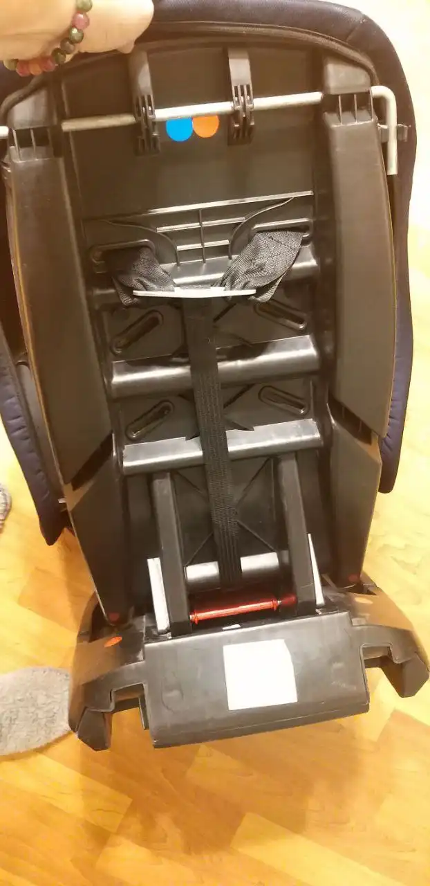 Продам б/у автокресло Babyton 2020 года - Автокресла (Товары для детей) в Химки