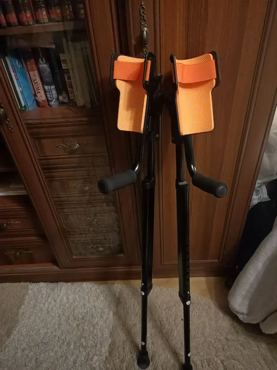 Продаются костыли после операции - Медицинские товары (Красота и здоровье) в Химки