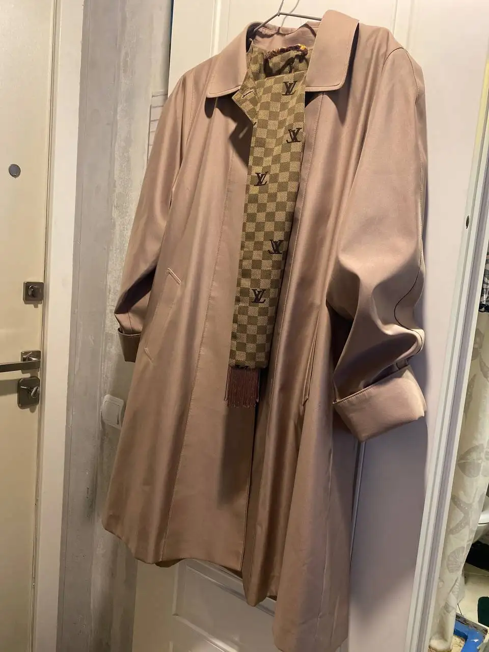 Плащ с шарфом XL - Верхняя одежда (Одежда) в Химки