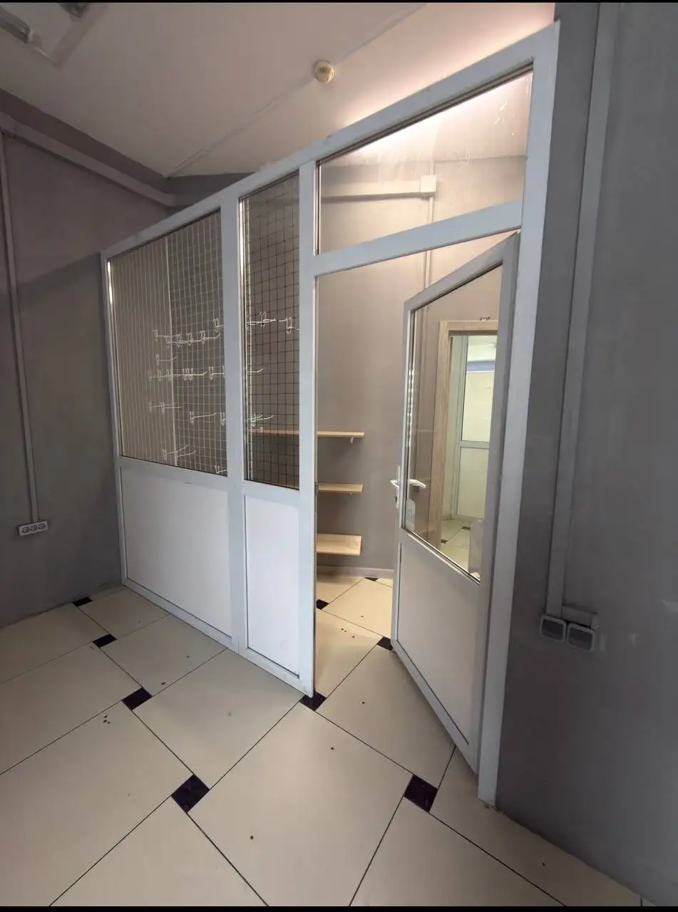 Пластиковые перегородки со стеклом б/у - Барахолка в Химки