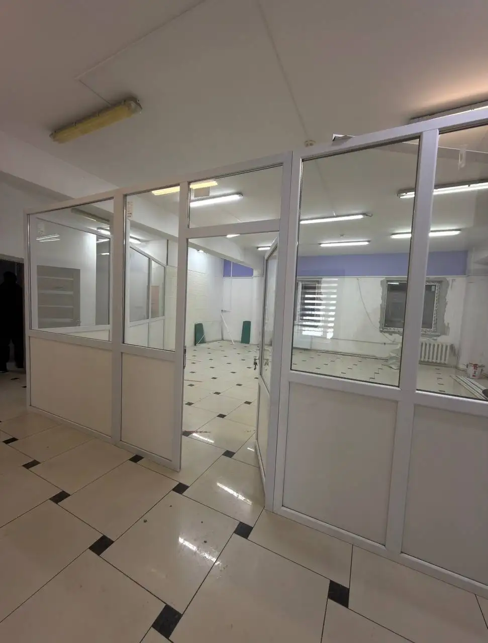 Пластиковые перегородки со стеклом б/у - Барахолка в Химки