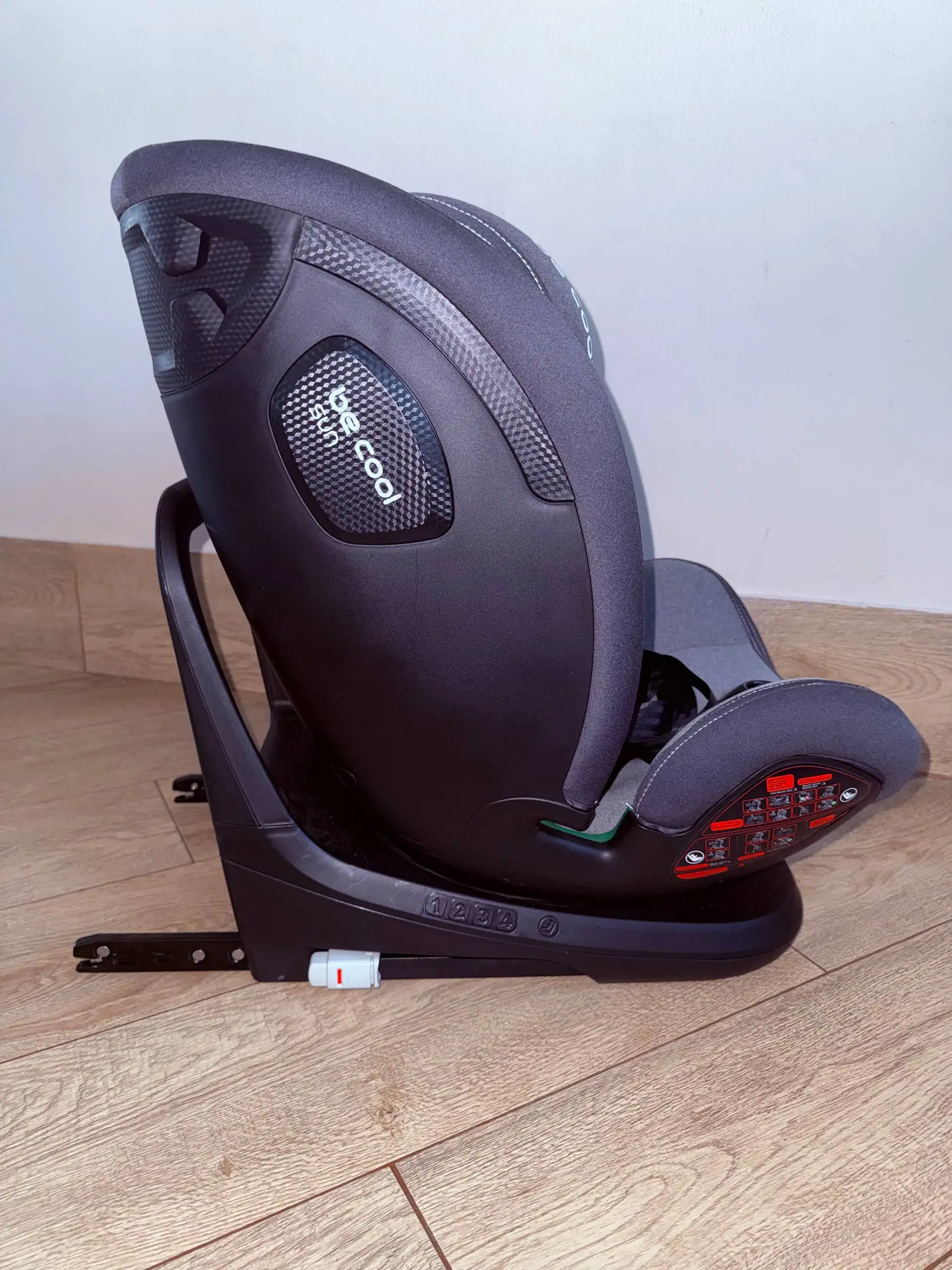 Автокресло с isofix в отличном состоянии - Товары для детей в Химки