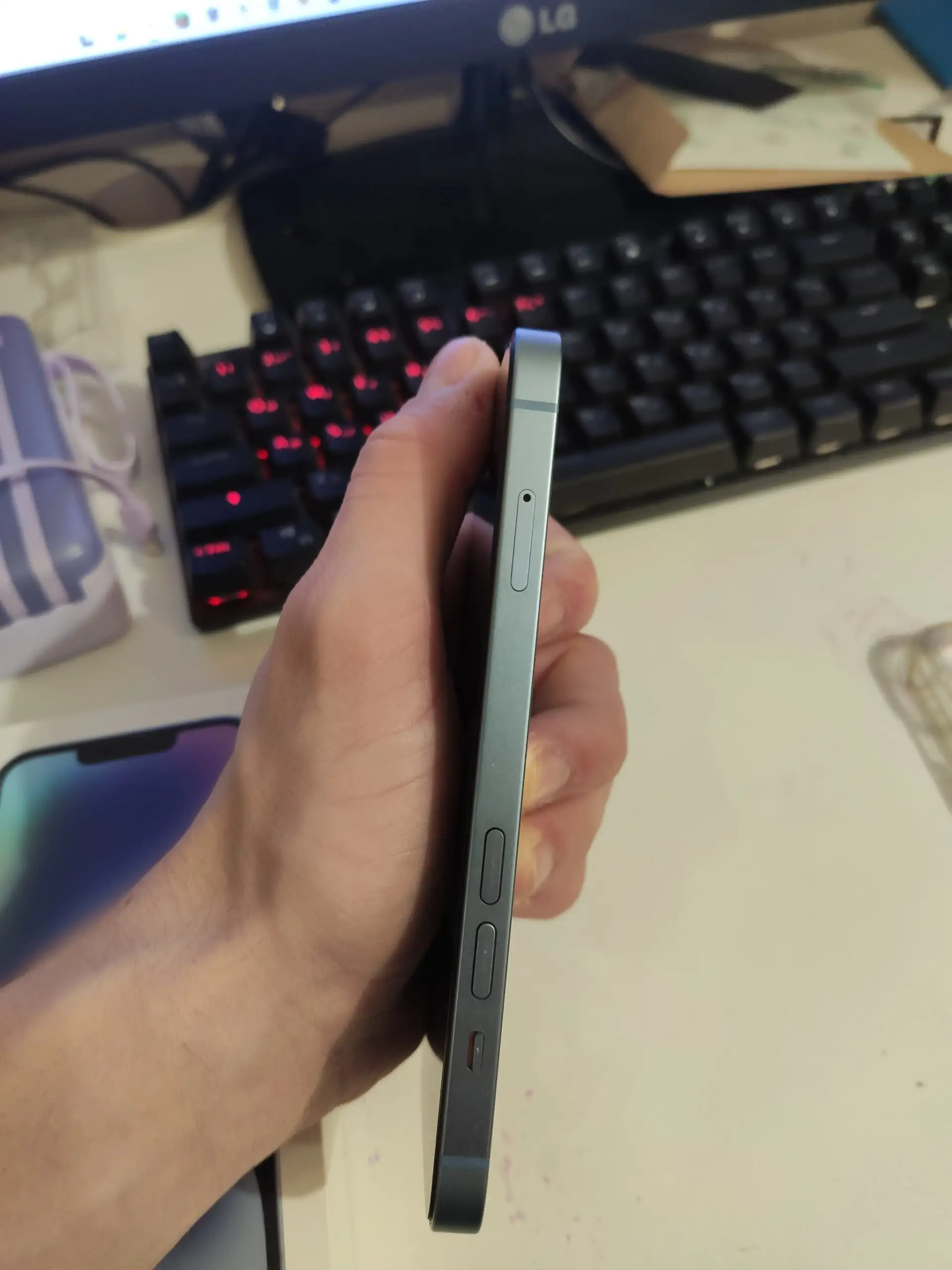 Продается iPhone 14 256ГБ с полным комплектом - Смартфоны и телефоны (Электроника) в Химки