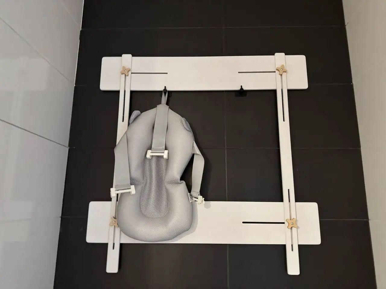 Продажа детских товаров: подставка под ванночку, ванночка с ковшом, кроватка - Детская мебель и аксессуары (Товары для детей) в Долгопрудный