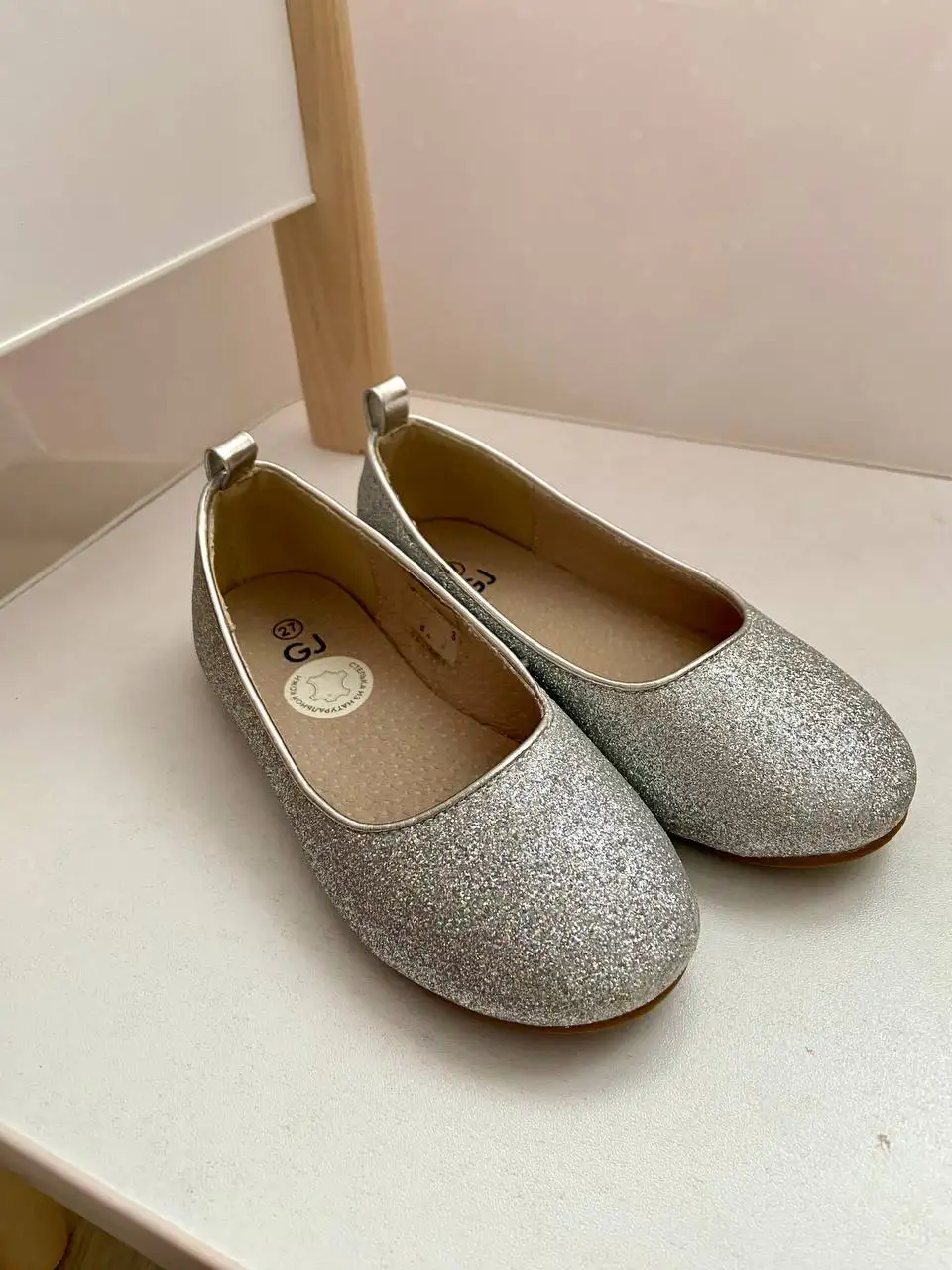 Детские туфельки размер 27 серебристые с лентами - Обувь детская (Товары для детей) в Химки