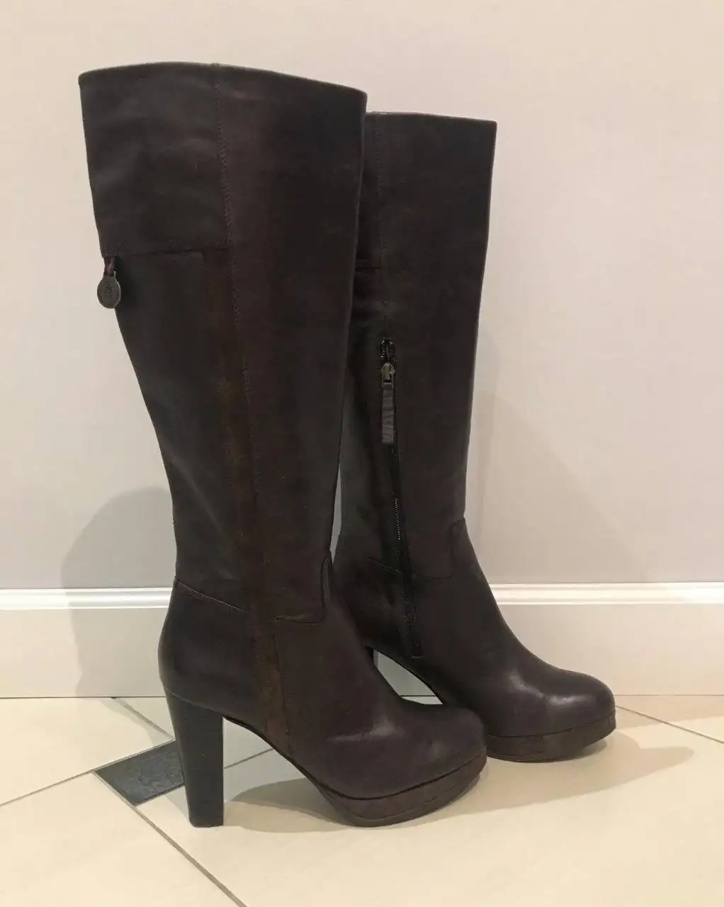 Сапоги Tommy Hilfiger коричневые 39 размер - Обувь (Одежда) в Химки