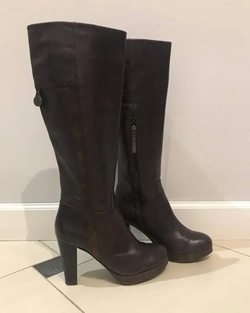 Сапоги Tommy Hilfiger коричневые 39 размер - Верхняя одежда и спортивная одежда в Химки