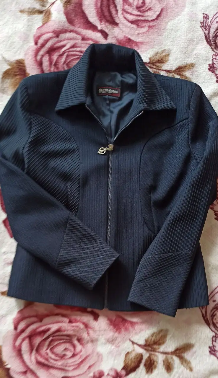 Школьный костюм для девочки начальной школы - Детская одежда (Одежда) в Химки