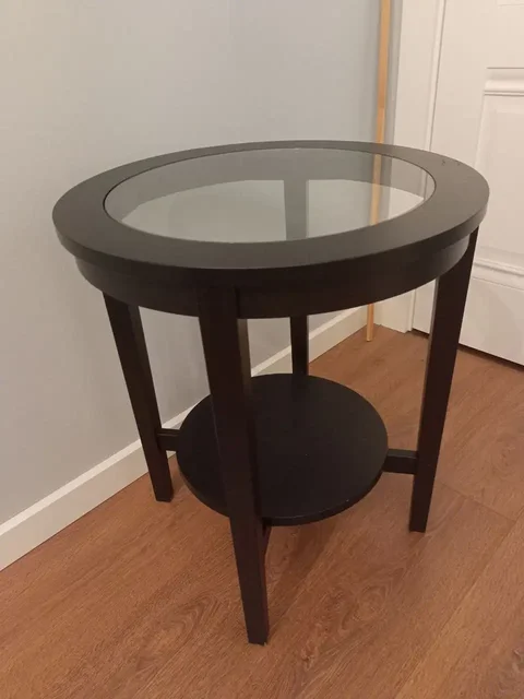 Журнальный столик IKEA со сколами и царапинами на стекле - частное объявление в Химки