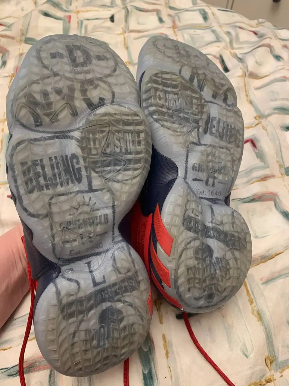 Кроссовки Адидас коллекция Донована Митчелла - Обувь (Одежда) в Химки