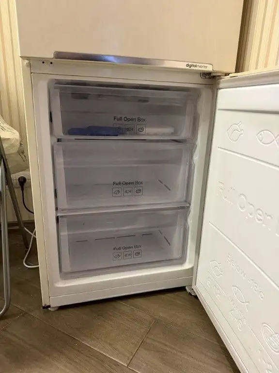 Холодильник и стиральная машина даром - Бытовая техника (Барахолка) в Химки