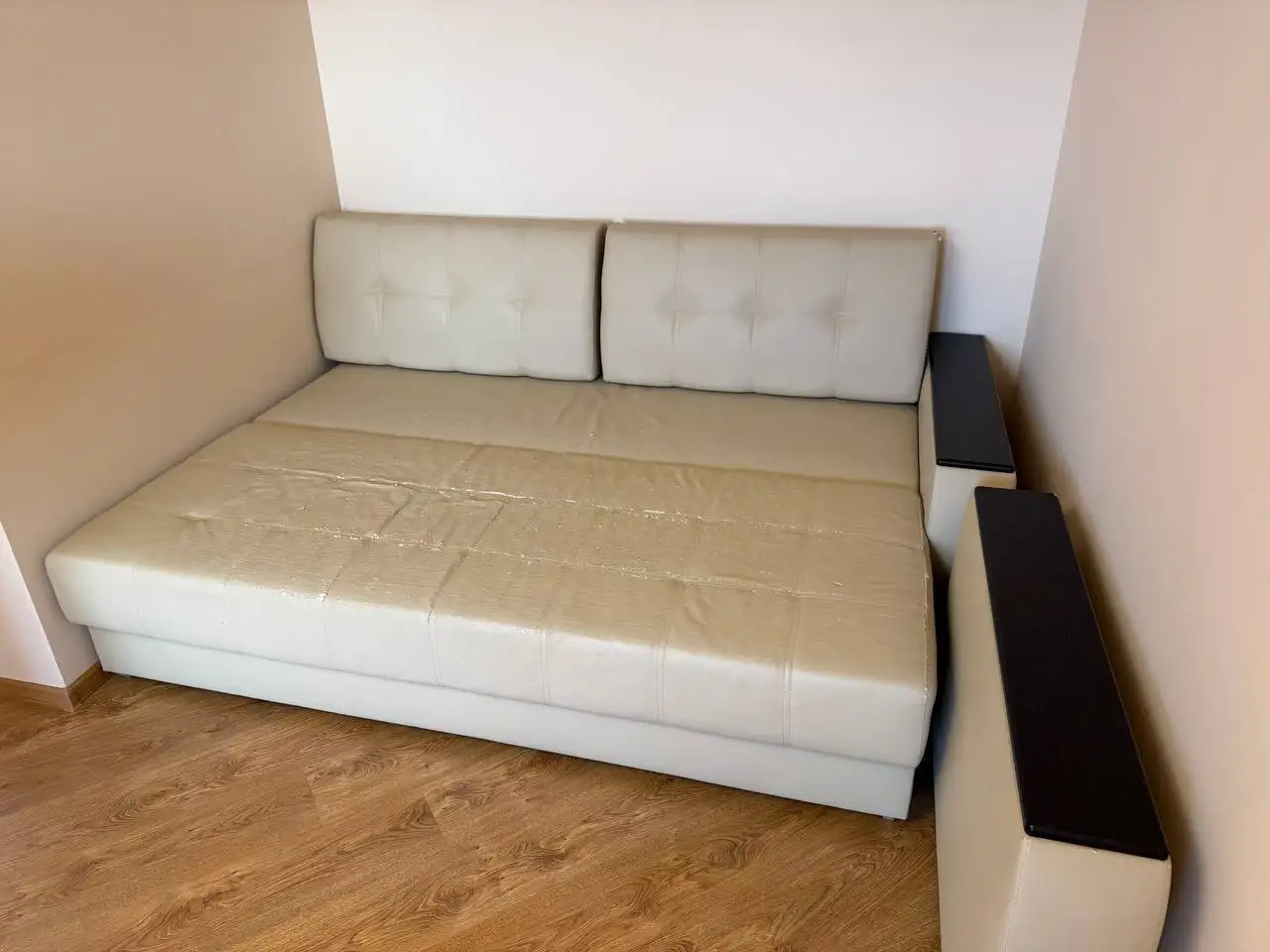 Шкаф-купе с местом для хранения - Мебель (Для дома и дачи) в Химки