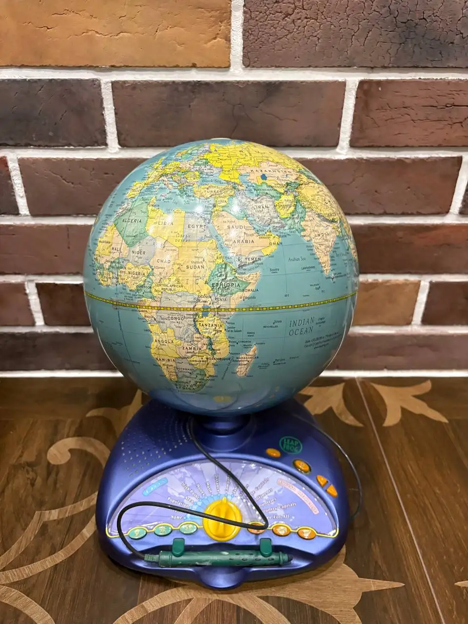 Интерактивный глобус на английском языке - Глобусы и карты (Хобби и отдых) в Химки