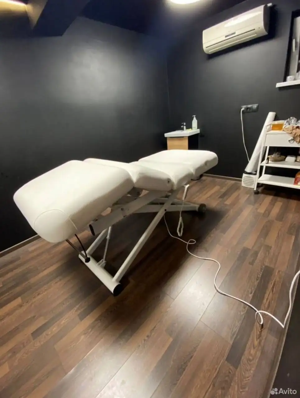 Электрическая кожаная кушетка для массажа и косметологии - Медицинское и косметологическое оборудование (Готовый бизнес и оборудование) в Химки