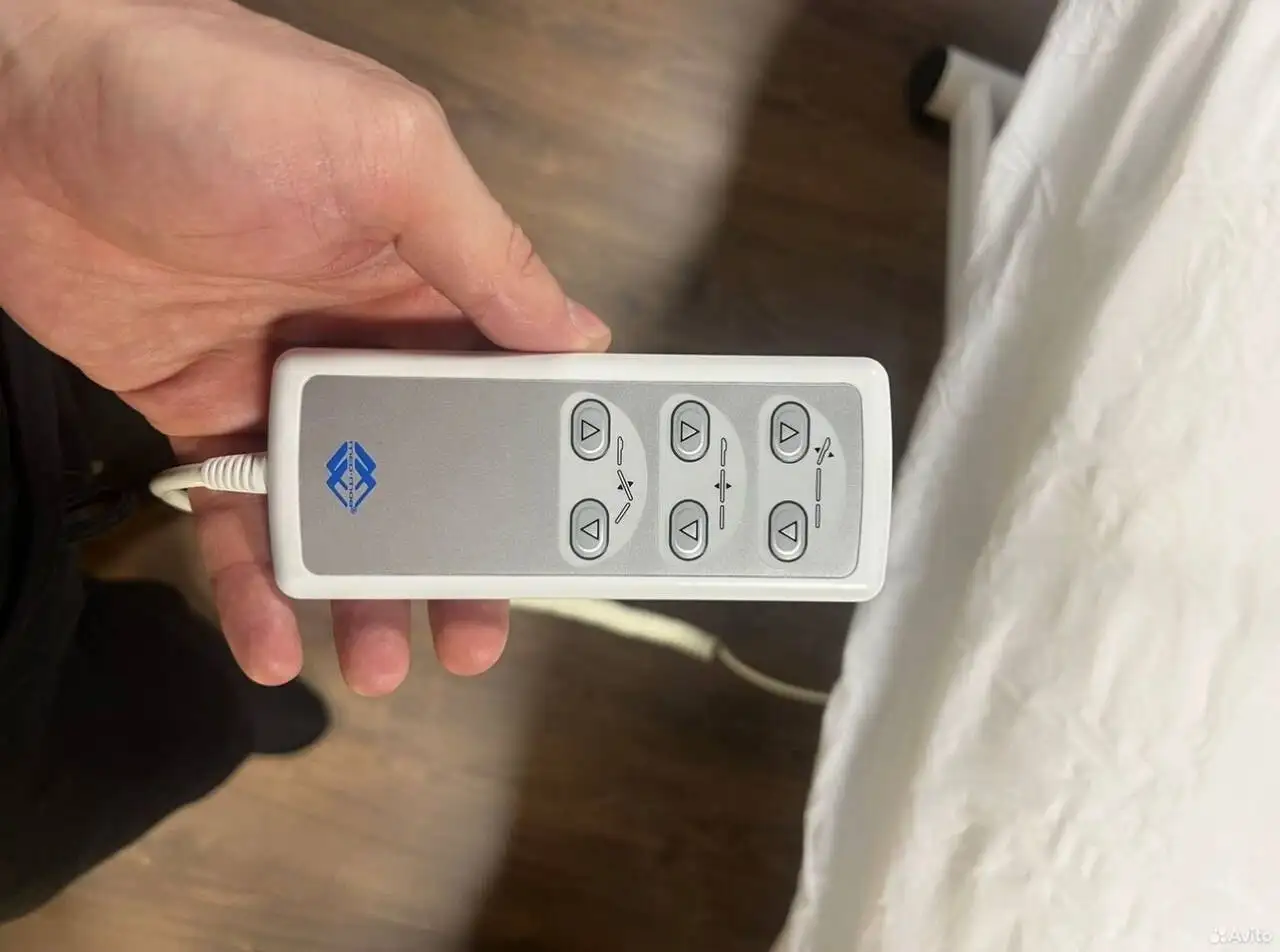 Электрическая кожаная кушетка для массажа и косметологии - Медицинское и косметологическое оборудование (Готовый бизнес и оборудование) в Химки