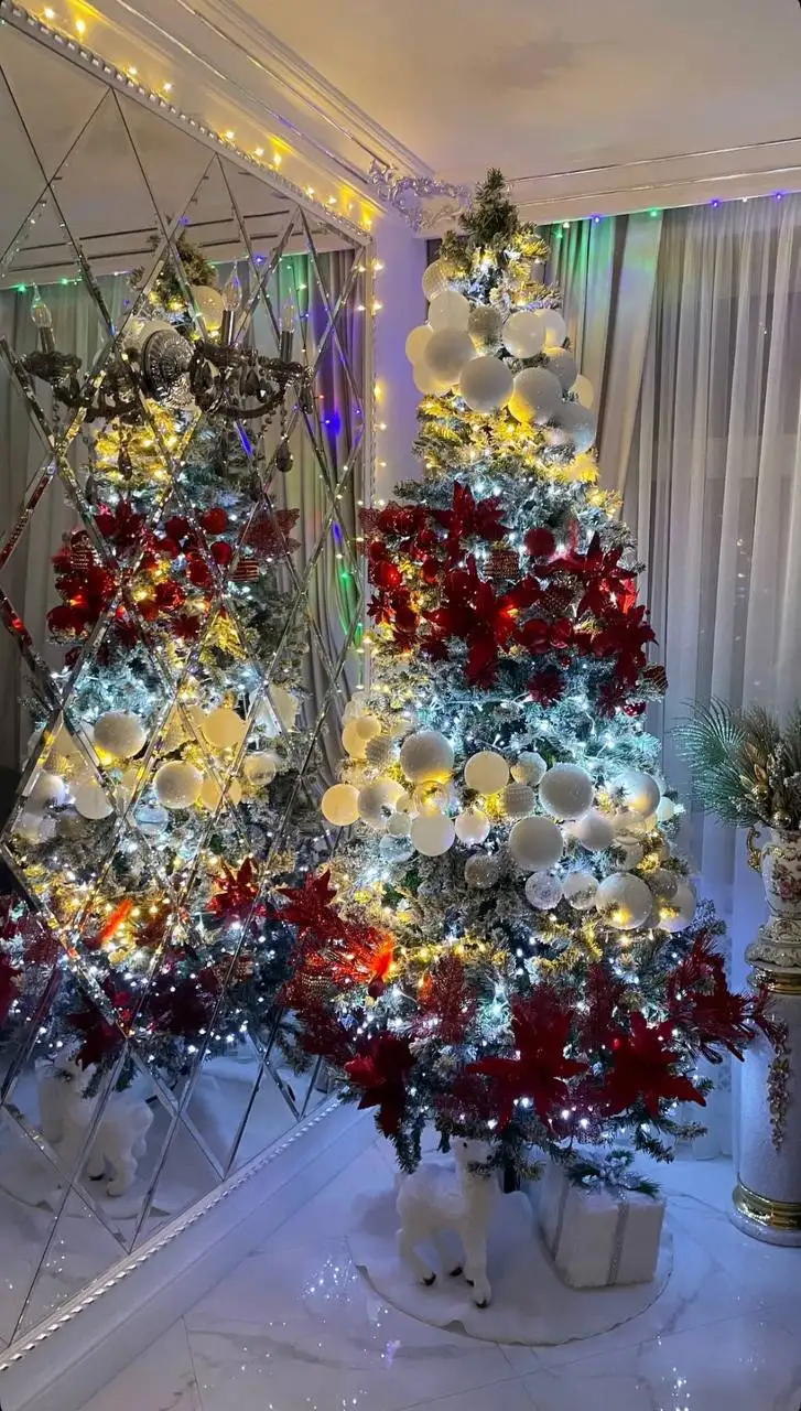 Продам елку высотой 2.70 метра - Новогодние товары (Барахолка) в Химки