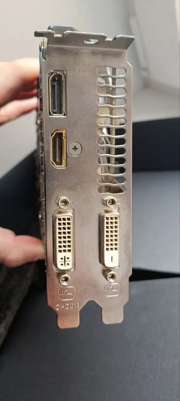 Видеокарта Gigabyte 4GB - Компьютерные комплектующие (Электроника) в Химки