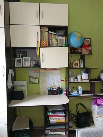 Продажа мебели: секция, письменный стол, книжная полка - Бытовая химия в Химки