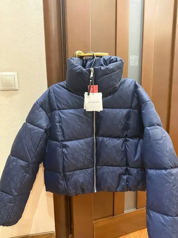 Женская куртка оригинал размер S - Одежда в Химки