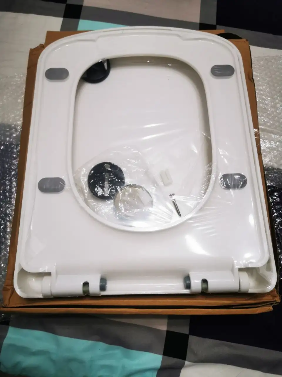 Новый стульчак с креплением 175 мм - Сантехника (Для дома и дачи) в Химки