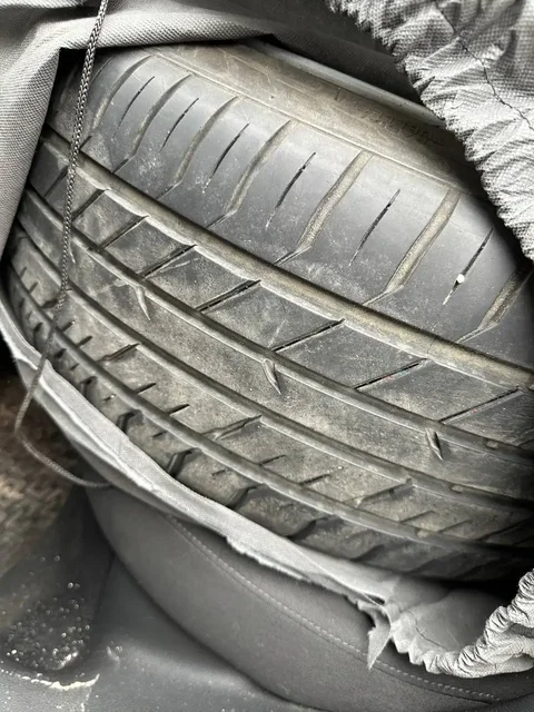 Продам резину 235/40 R19 - Шины и диски в Химки