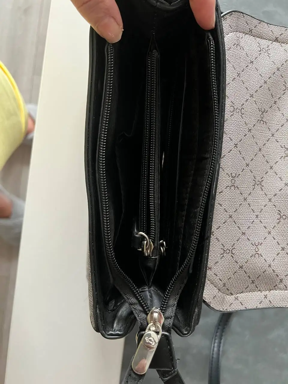 Carpisa в идеальном состоянии - Сумки (Одежда) в Химки