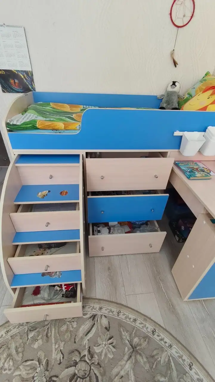 Детская кровать-чердак с матрасом - Мебель для детей (Товары для детей) в Долгопрудный