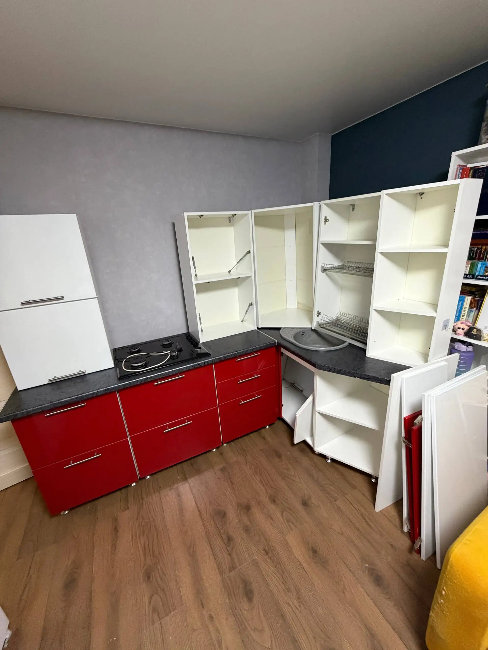 Кухонный гарнитур с газовой варочной панелью и мойкой - Кухонные гарнитуры (Для дома и дачи) в Химки