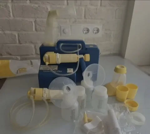 Medela Lactina Клинический молокоотсос - Игрушки и игры в Химки