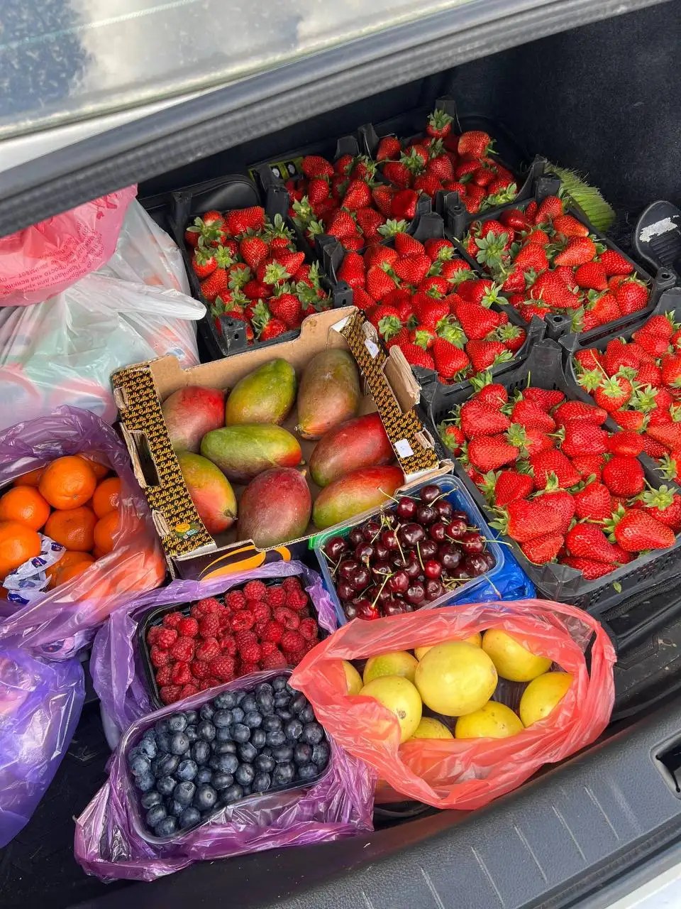 Завоз свежих фруктов и ягод 20 числа - Фрукты и ягоды (Продукты) в Химки