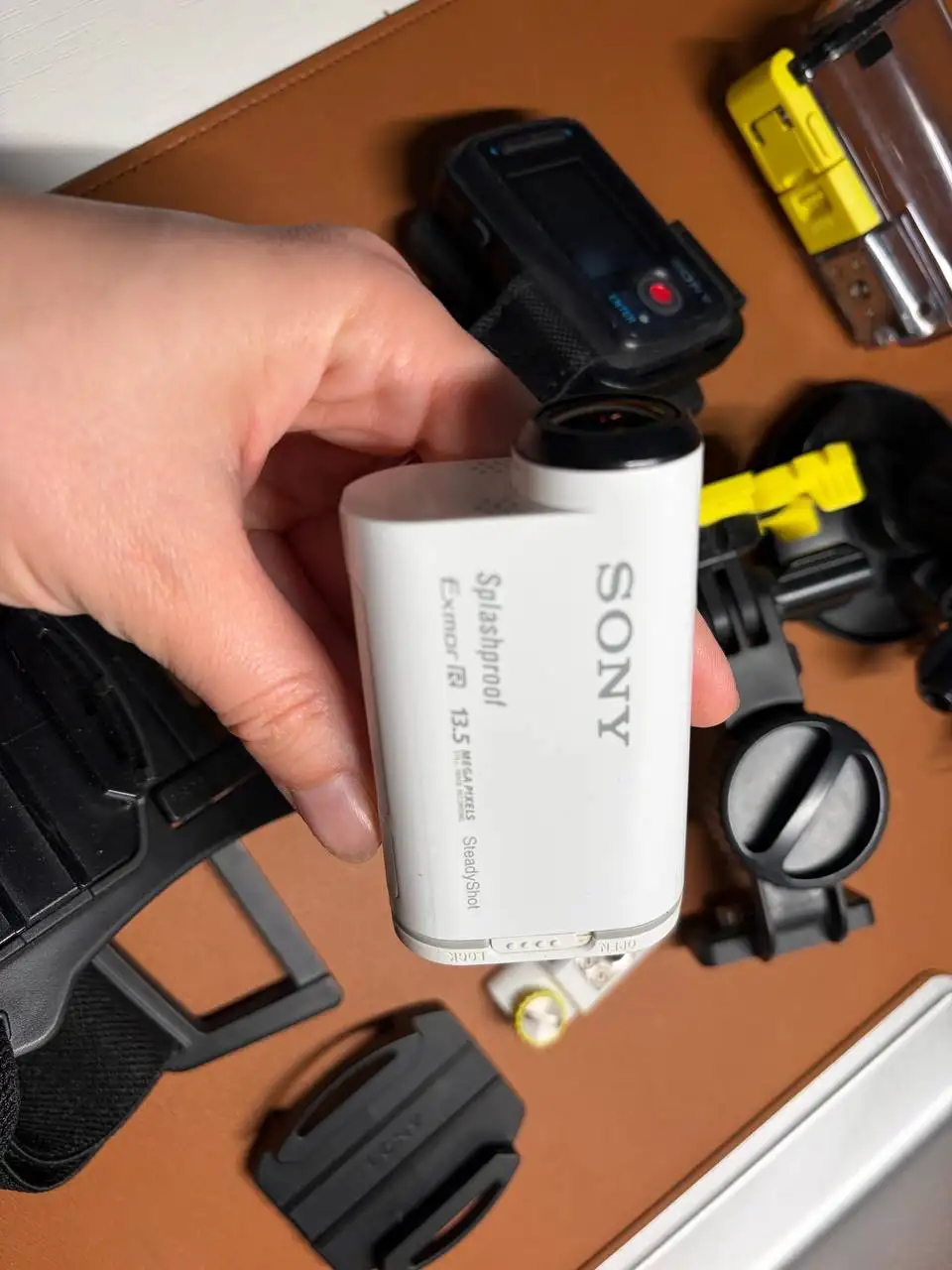 Камера Sony HDR-AS100V - Видеокамеры (Электроника) в Химки