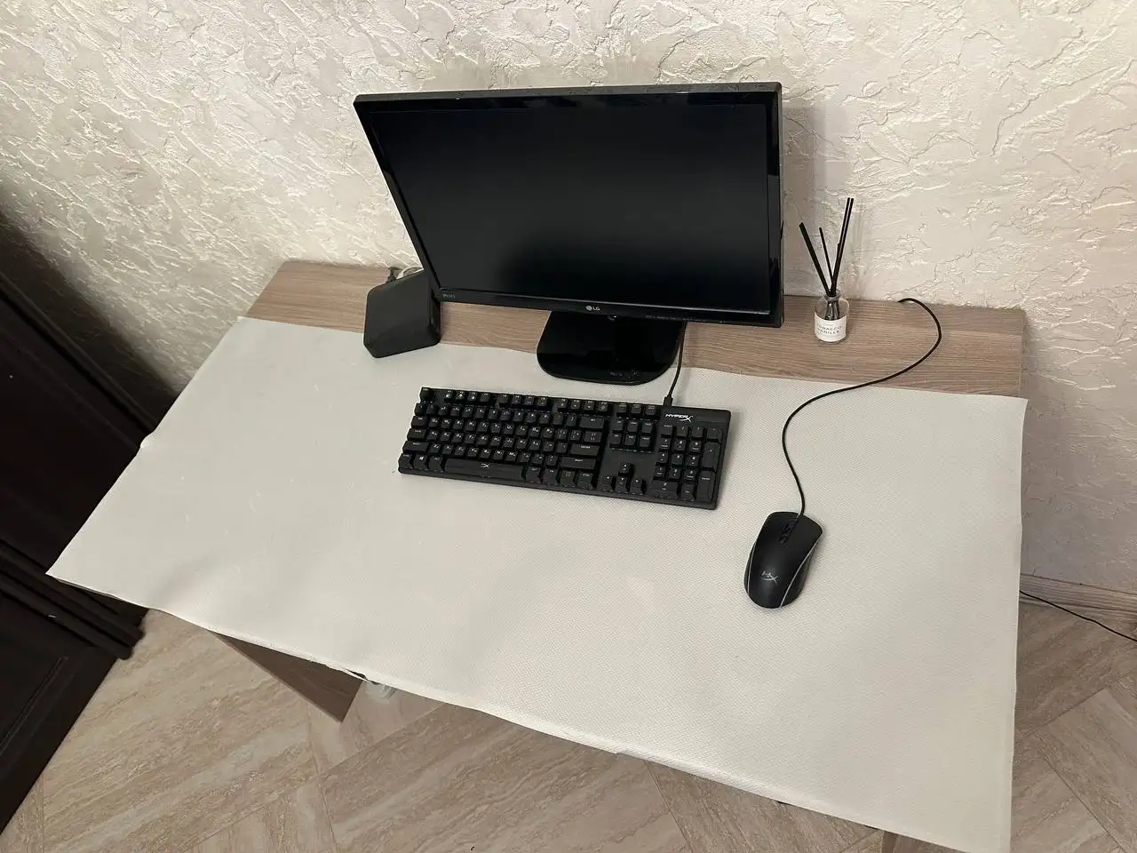 Компьютерный стол и стул IKEA - Мебель (Для дома и дачи) в Химки