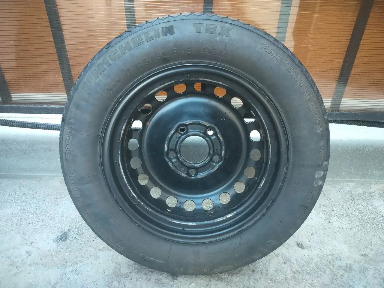 Докатка 125/90 R15 от BMW - Колеса и шины (Запчасти) в Химки