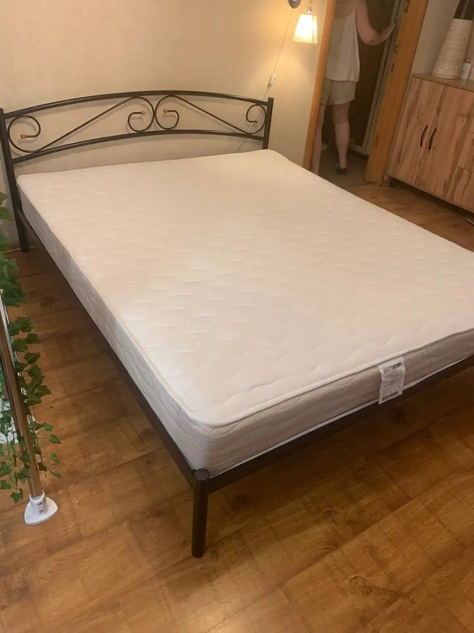 Кровать с матрасом 160х200 - Мебель (Для дома и дачи) в Химки