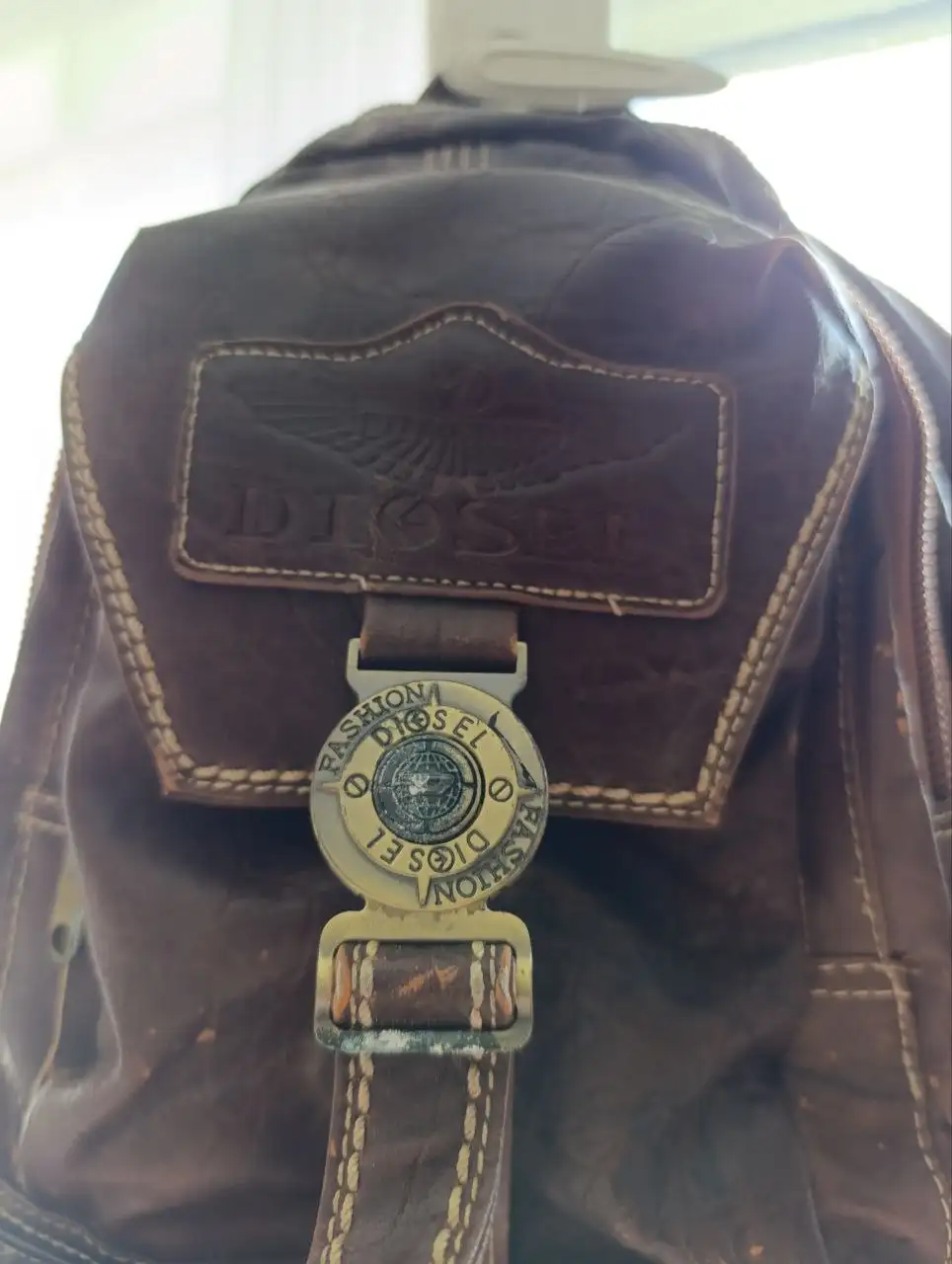 Винтажный кожаный рюкзак Diesel и женский пуховик Moncler - Одежда в Химки