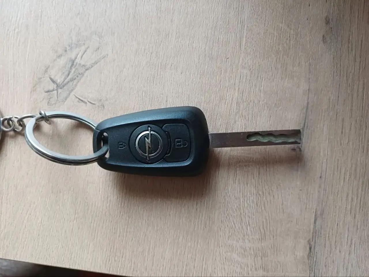 Продаю автомобильные ключи новые и б/у - Автоаксессуары (Авто) в Москва