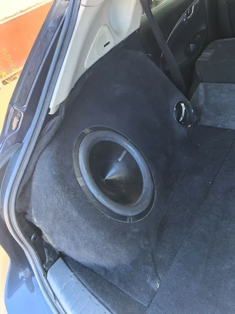 Сабвуфер Hertz HX300D 1200 Вт со стелс-коробом для Infiniti EX35 - Автономеры в Москва