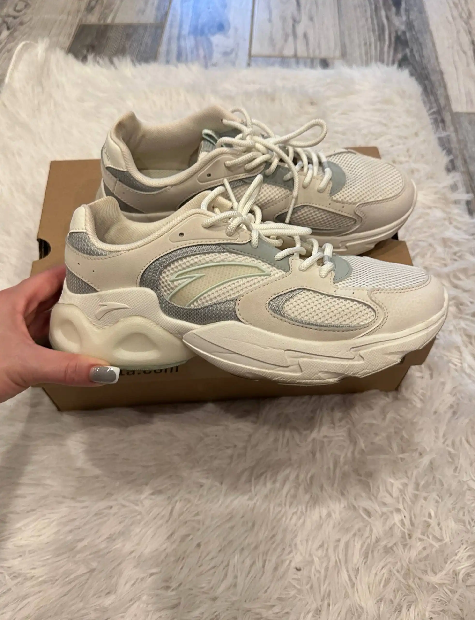 Кроссовки 39 размера в идеальном состоянии