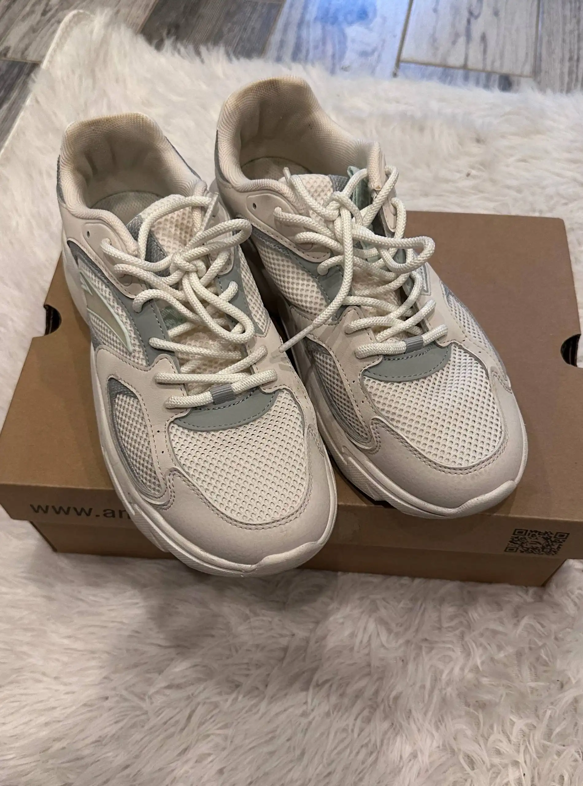 Кроссовки 39 размера в идеальном состоянии