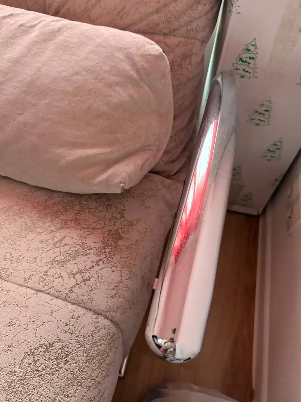 Диван-кровать с неисправным механизмом