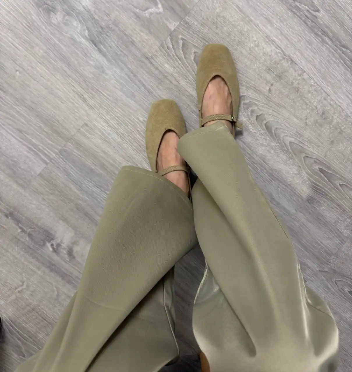 Брюки Miss Pap и балетки фисташкового цвета