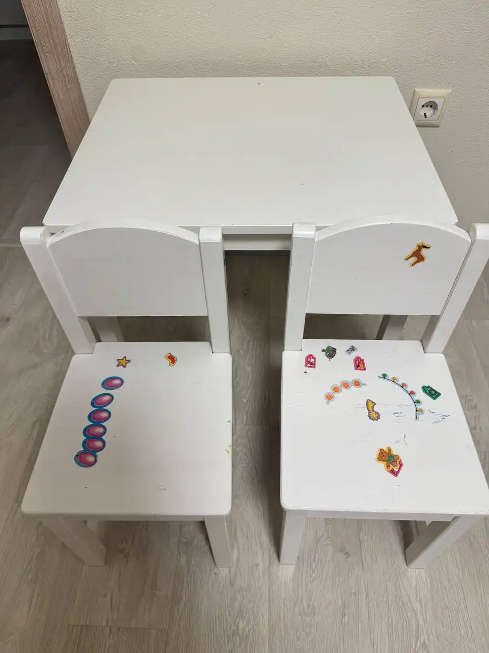 Стол и стулья детские Икеа