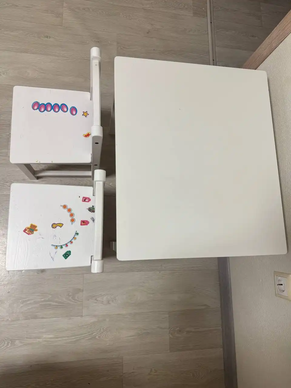 Стол и стулья детские Икеа