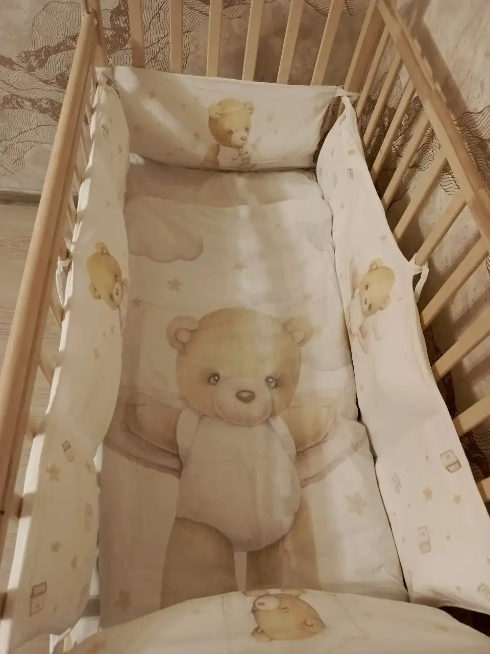 Детская кроватка с комплектом