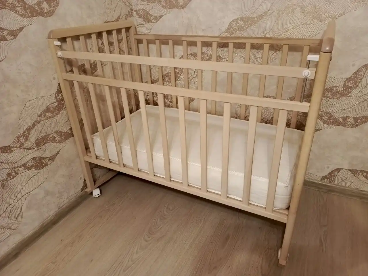 Детская кроватка с комплектом