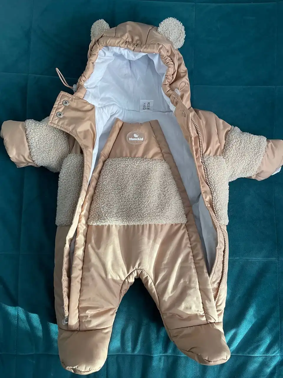 Продам детский зимний комбинезон