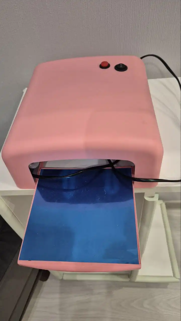 Продам лампу для маникюра/педикюра