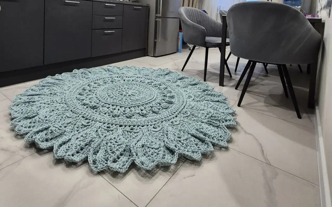 Рельефный ковер диаметром 200 см